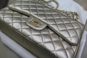 シャネルのパンチングマトラッセショルダーバッグをお買取りさせていただきました。（ブランドバッグ買取シャネル買取）