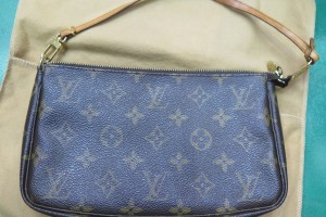 ルイヴィトンのアクサセリーポーチをお買取りさせていただきました。(バッグ買取/ヴィトン買取)