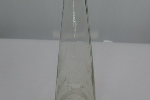 カルピスの三角瓶をお買取りさせていただきました。（レア物買取/当時物買取/アンティーク品買取）
