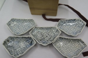 古伊万里の小皿をお買取りさせていただきました。（骨董品買取/陶器買取）