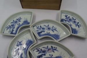 古伊万里　小皿　扇型をお買取りさせていただきました。（骨董買取/陶器買取）